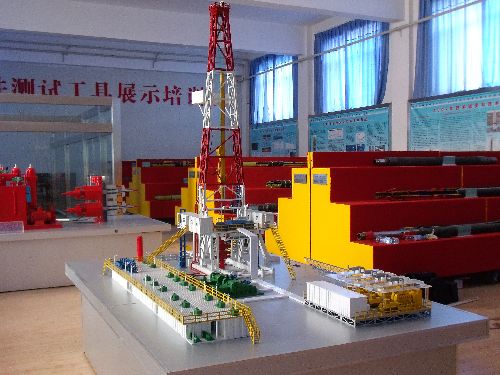 70系列鉆機(jī) 70系列鉆機(jī)